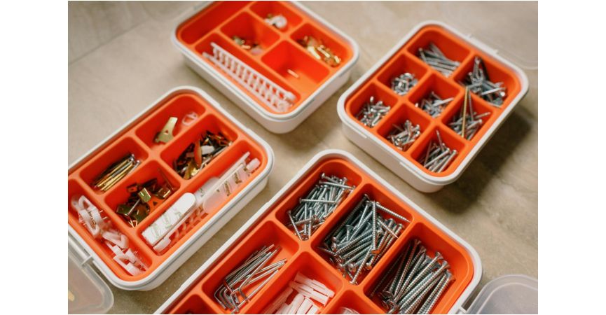 ISO 7380 z łbem podkładkowym: kiedy zwiększona powierzchnia dociskowa ma kluczowe znaczenie?